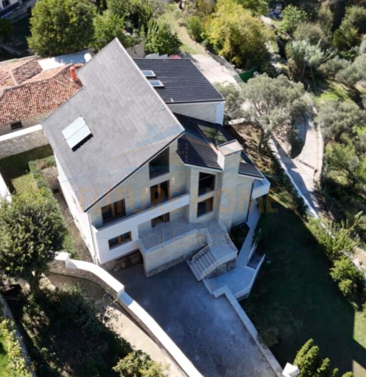 ALF45509 jepet me qera Vile 3 Katshe Kati 4, 680 m² 3.000 € (Petrele)