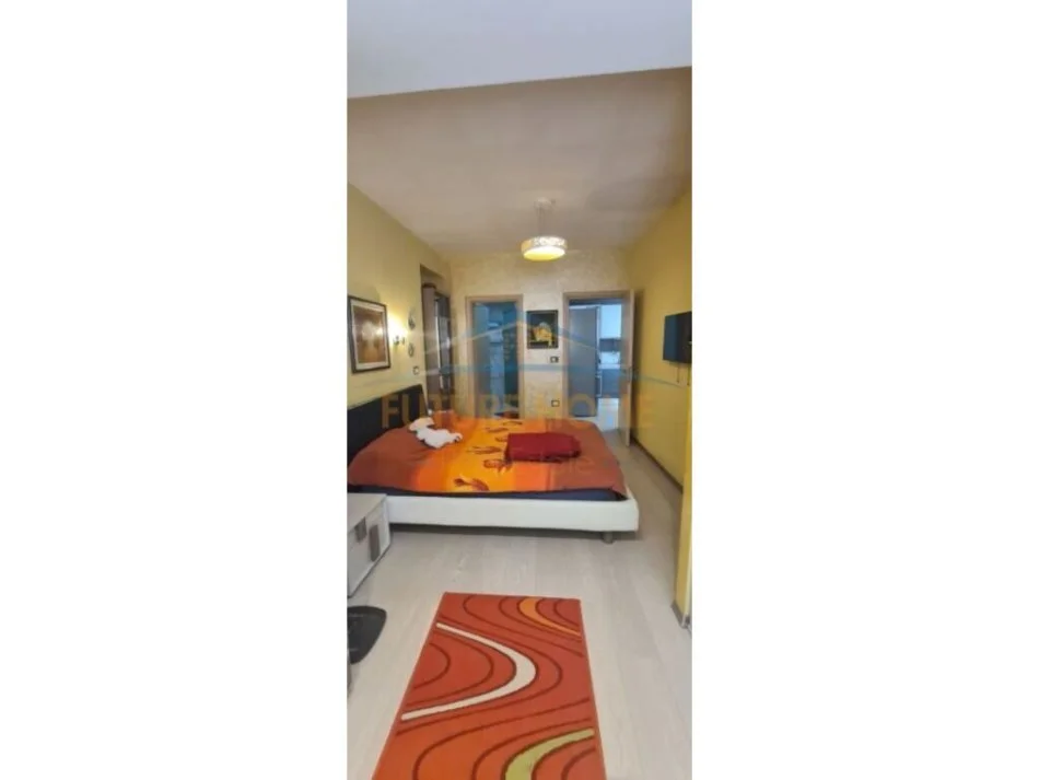 Tirane, jepet me qera apartament 2+1 Kati 8, 89 m² 550 € 