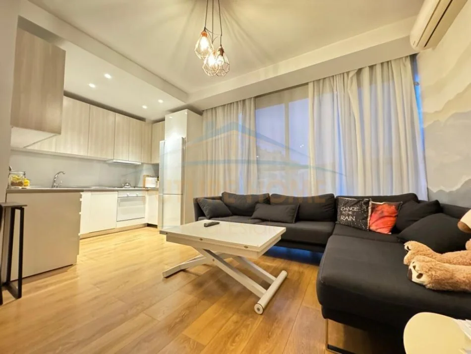 SHITET APARTAMENT 2+1,UNAZA RE