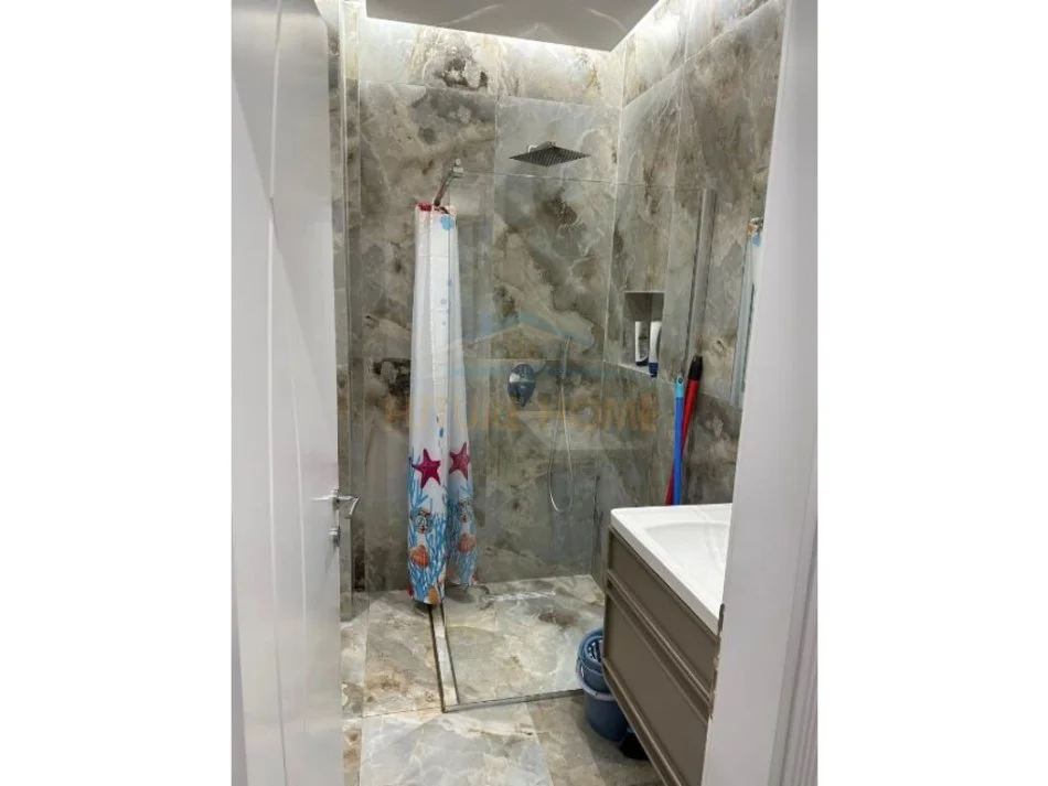 Tirane, jepet me qera apartament 2+1+Aneks+Ballkon Kati 3, 1.100 € (Farke)