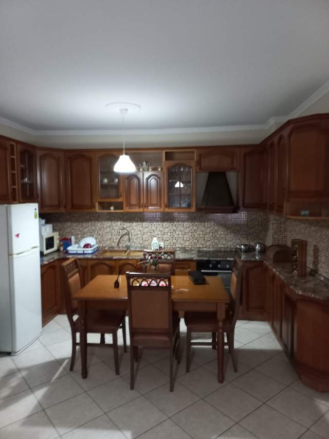 Tirane, jepet me qera apartament 2+1+BLK Kati 4, 100 m² 600 Euro