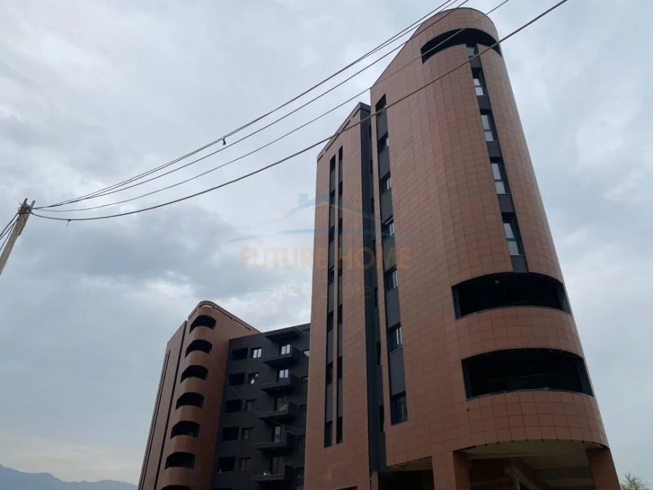 Tirane, shitet apartament 2+1+Ballkon Kati 2, 111 m² 190.000 € (UNAZA RE)  DB45579