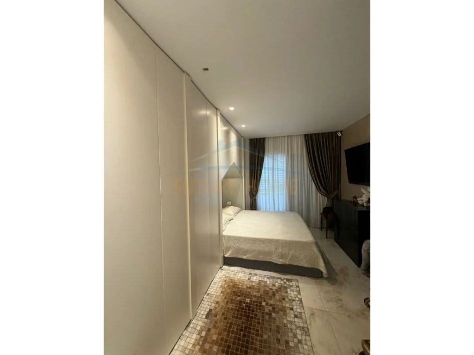 Tirane, shitet apartament 2+1 Kati 1, 117 m² 280.000 € 