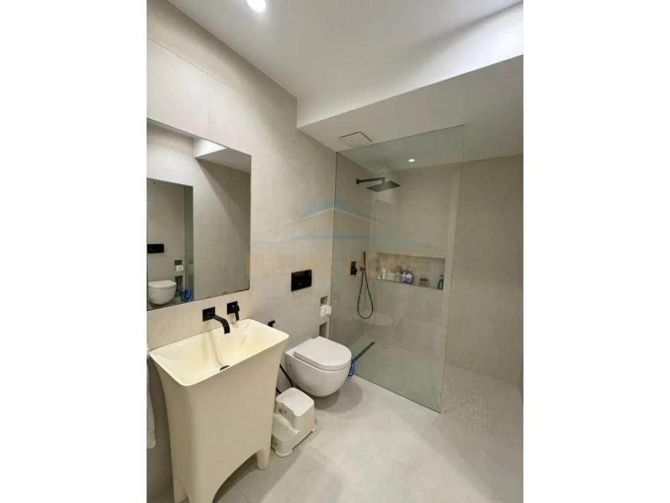 Tirane, shitet apartament 2+1 Kati 1, 117 m² 