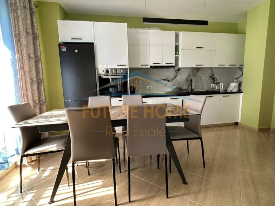 Tirane, jepet me qera apartament 2+1+Ballkon Kati 7, 85 m² 550 € (jordan misja)