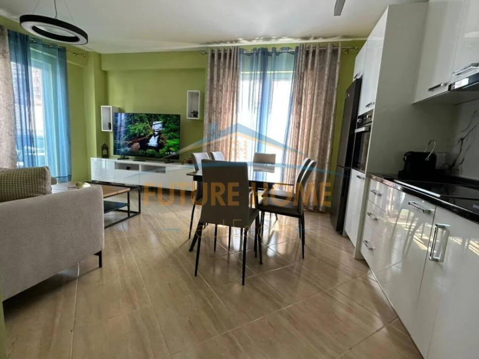 Tirane, jepet me qera apartament 2+1+Ballkon Kati 7, 85 m² 550 € (jordan misja)