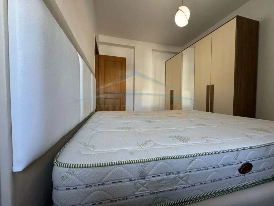 Tirane, jepet me qera apartament 2+1 Kati 5, 110 m² 570 € 