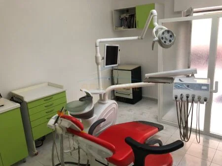 Tirane, jepet me qera ambjent biznesi Kati 0, 34 m² 400 € (Rruga Ismail Petrela, Allias, Tirane AREA45632)