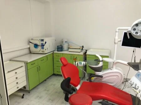 Tirane, jepet me qera ambjent biznesi Kati 0, 34 m² 400 € (Rruga Ismail Petrela, Allias, Tirane AREA45632)