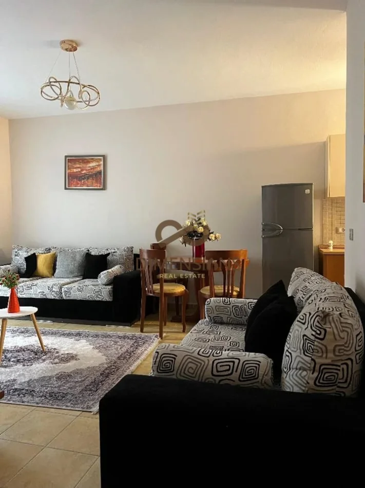 Tirane, jepet me qera apartament 1+1 Kati 1, 65 m² 500 € (Mine Peza)
