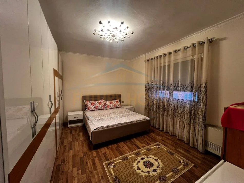 Durres, jepet me qera apartament 1+1 Kati 11, 94 m² 600 € (Vollga)