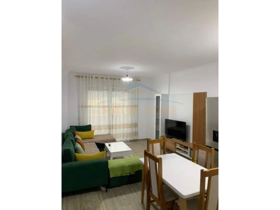 Tirane, jepet me qera apartament 1+1 Kati 5, 60 m² 550 € (Spitalit Amerikan 3)