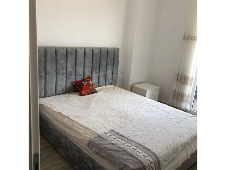 Tirane, jepet me qera apartament 1+1 Kati 5, 60 m² 550 € (Spitalit Amerikan 3)