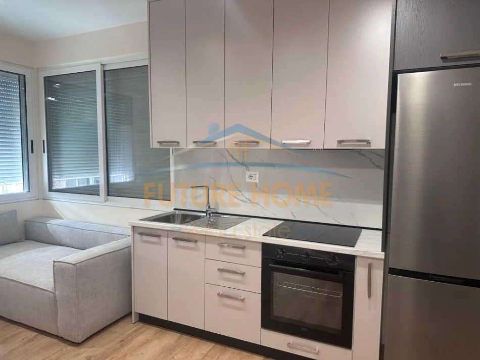 Tirane, jepet me qera apartament 1+1 Kati 5, 50 m² 550 € (hoxha tasim)
