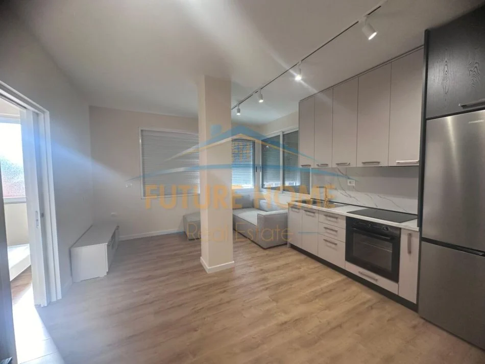 Tirane, jepet me qera apartament 1+1 Kati 5, 50 m² 500 € (Hoxha Tasim)