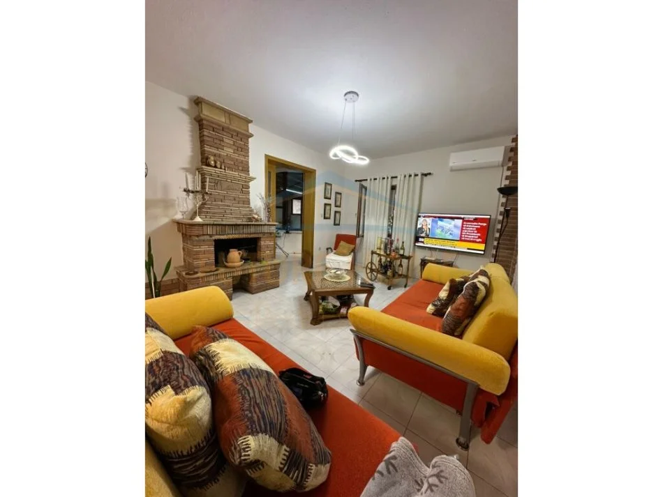 Tirane, shitet apartament 2+1+Ballkon Kati 1, 201 m² 220.000 € 