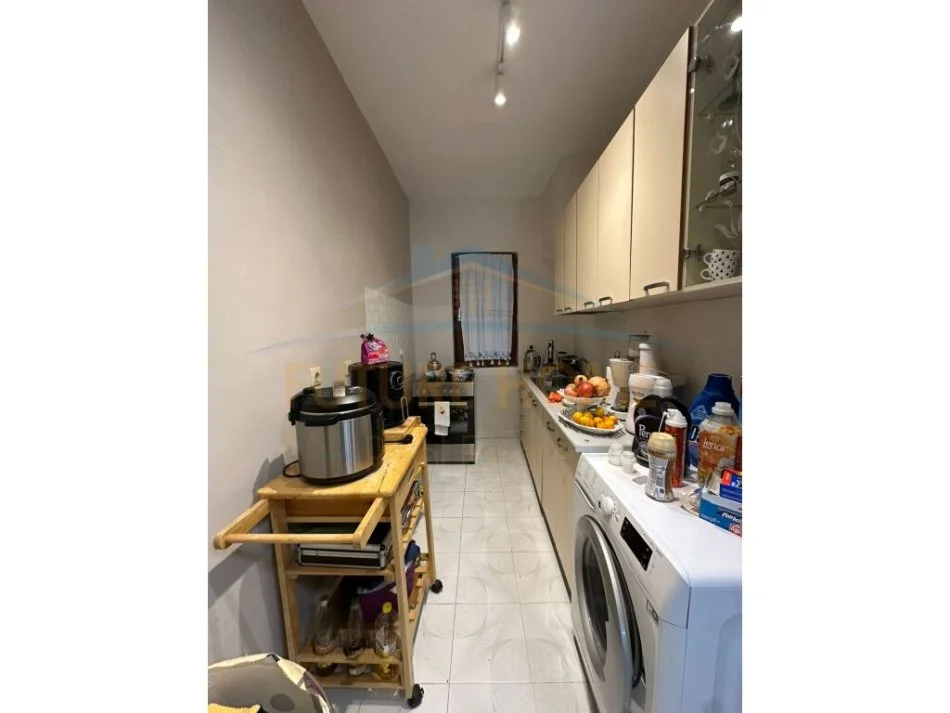 Tirane, shitet apartament 2+1+Ballkon Kati 1, 201 m² 220.000 € 
