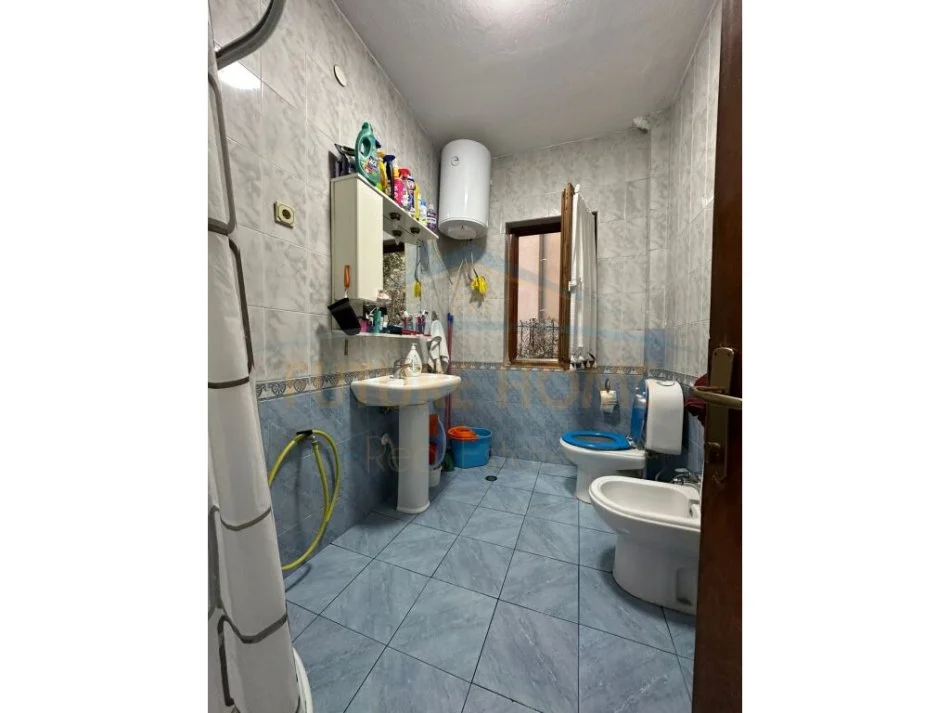 Tirane, shitet apartament 2+1+Ballkon Kati 1, 201 m² 220.000 € 