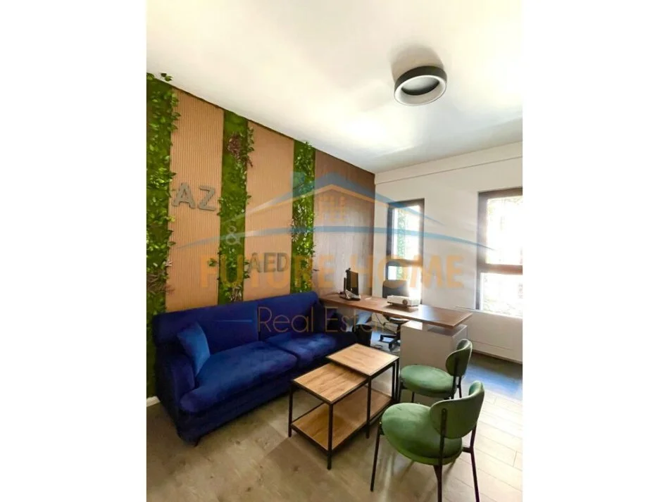 Tirane, jepet me qera zyre Kati 4, 133 m² 1.000 € (rruga e kavajes)