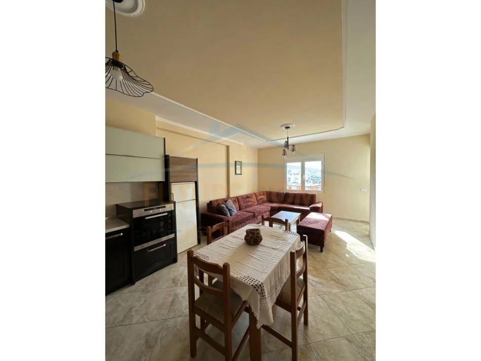 Durres, jepet me qera apartament 3+1 , 101 m² 400 € (ISH URT)