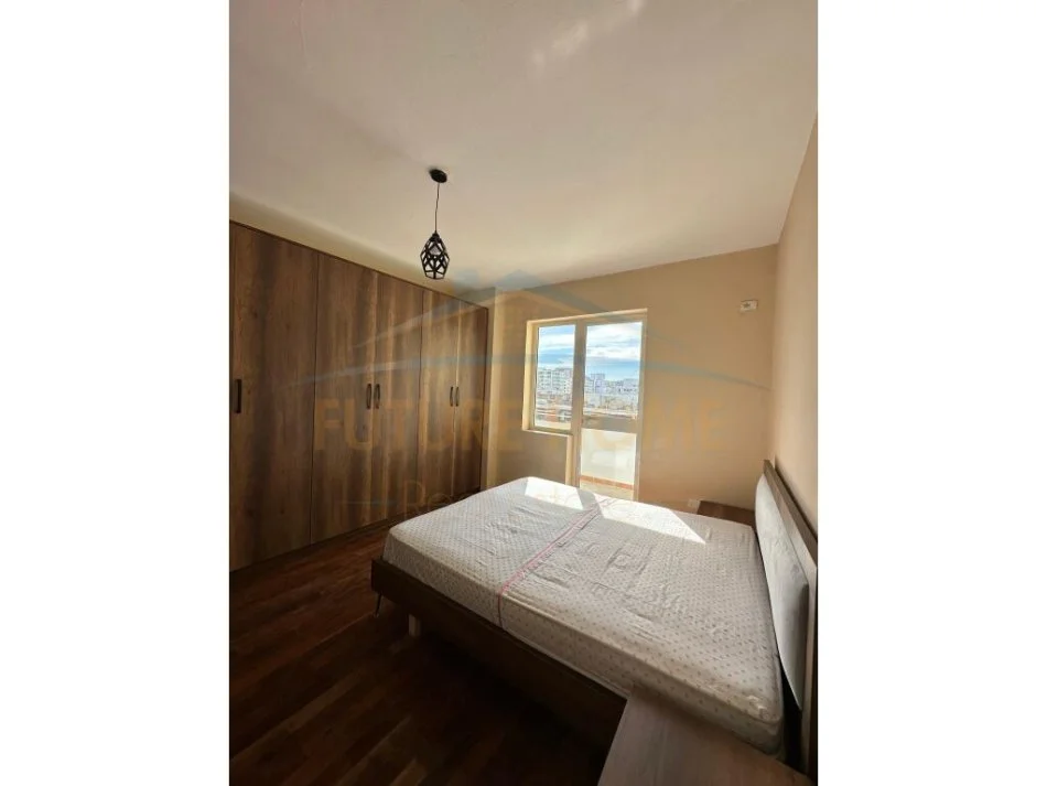 Durres, jepet me qera apartament 3+1 Kati 4, 101 m² 400 € (ISh Urt)