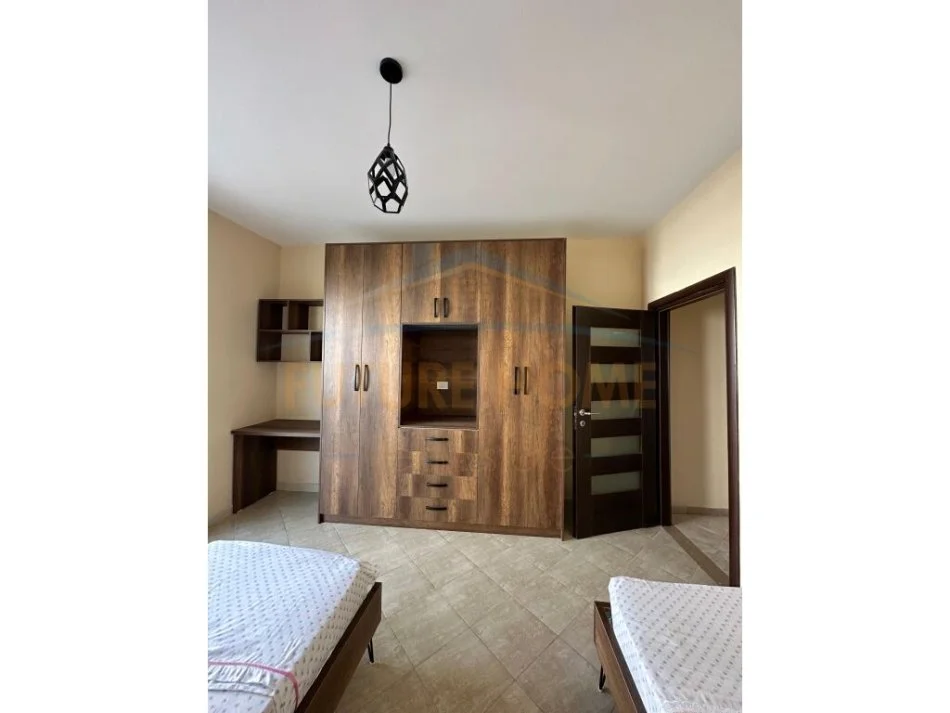 Durres, jepet me qera apartament 3+1 , 101 m² 400 € (ISH URT)