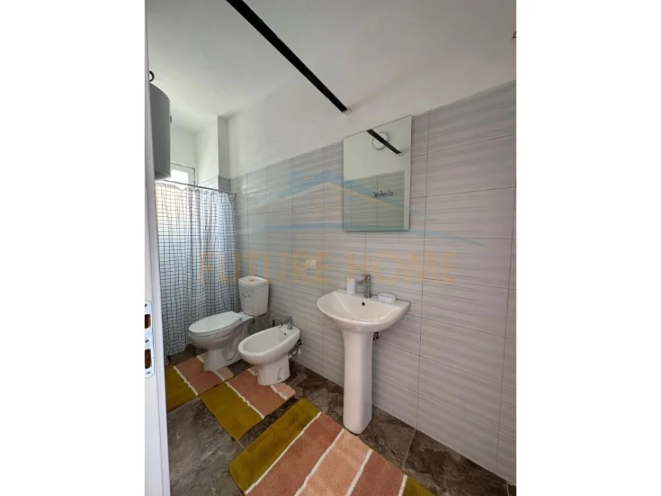 Durres, jepet me qera apartament 3+1 , 101 m² 400 € (ISH URT)