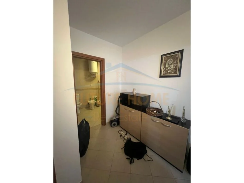 Tirane, jepet me qera apartament 2+1+Ballkon Kati 3, 112 m² 700 € (Don Bosco)