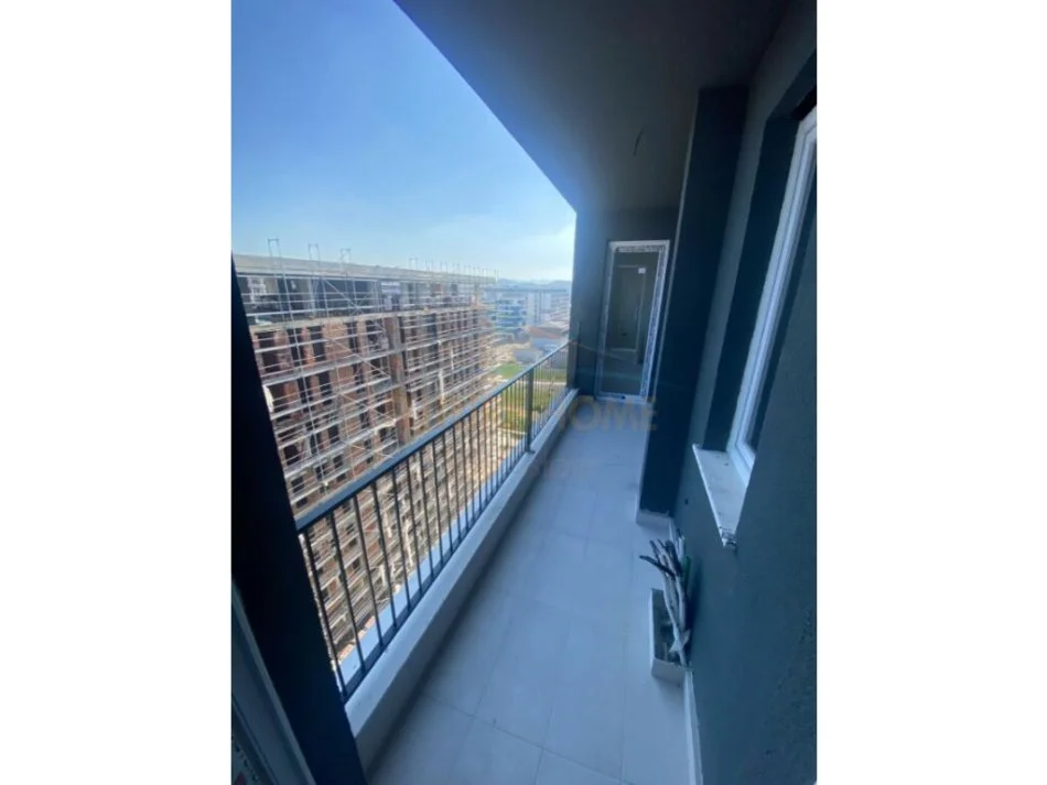 Tirane, shitet apartament 2+1+Ballkon Kati 8, 105 m² 99.500 € (univers city)