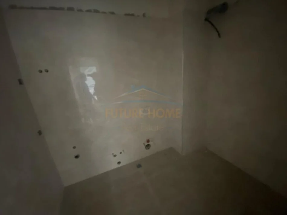 Tirane, shitet apartament 2+1 Kati 8, 93 m² 90.000 € (Univers City)