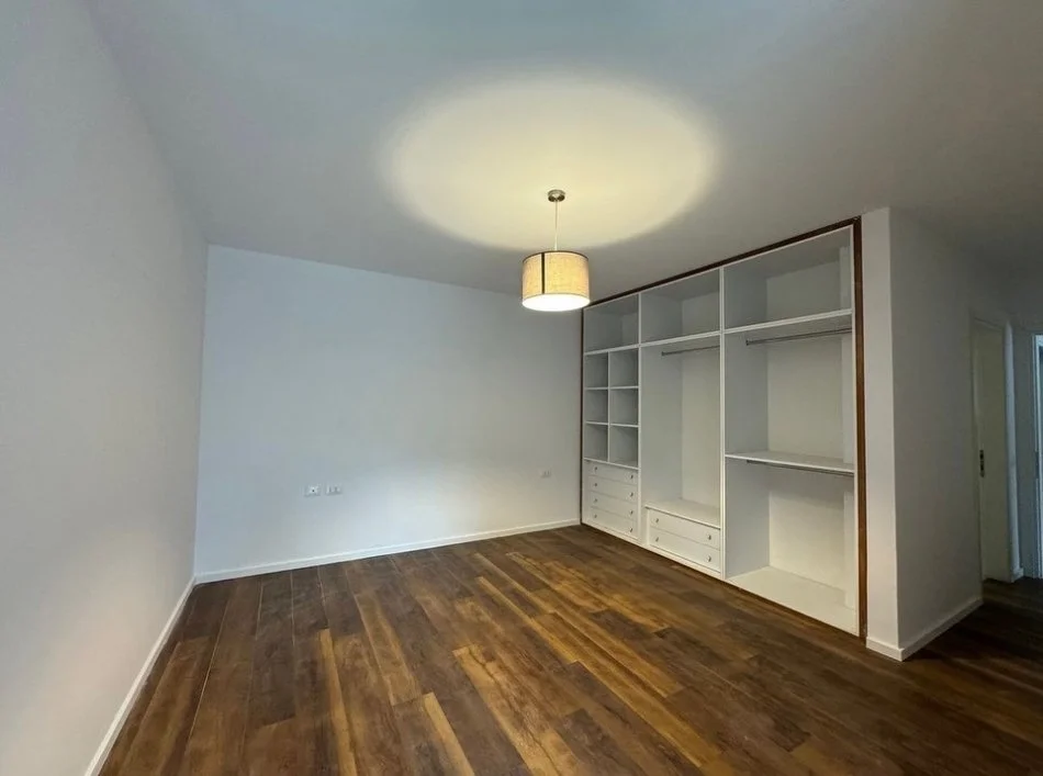 Tirane, shitet Vile , 219 m² 640.000 € 