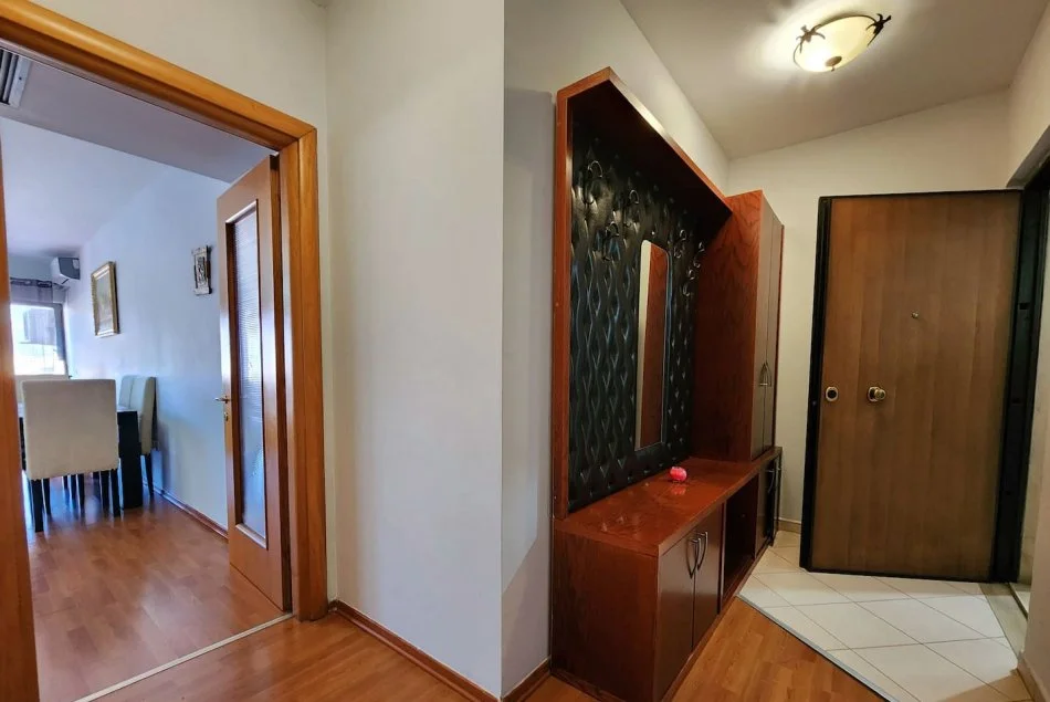 Tirane, jepet me qera apartament 1+1+Ballkon Kati 9, 71 m² 520 € (Zogu i Zi)