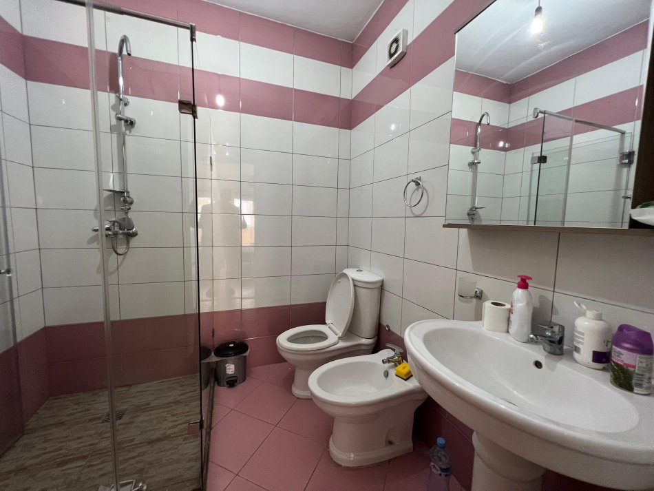Tirane, shitet apartament 2+1 , (Rruga Don Bosko)