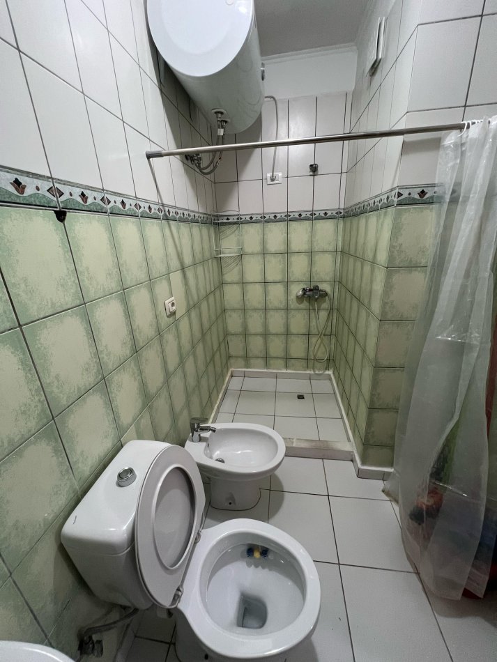 Tirane, jepet me qera apartament 2+1+Ballkon Kati 4, 86 m² 650 € 