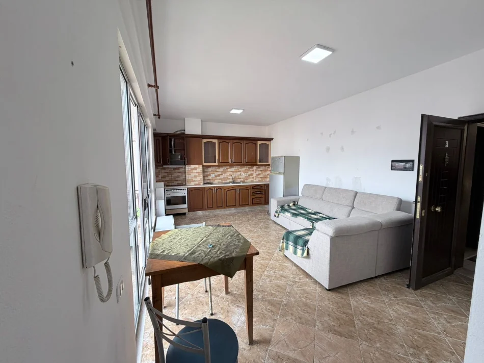 Tirane, shes apartament 1+1+Ballkon Kati 4, 67 m² 147.000 € (Kodra e Diellit)