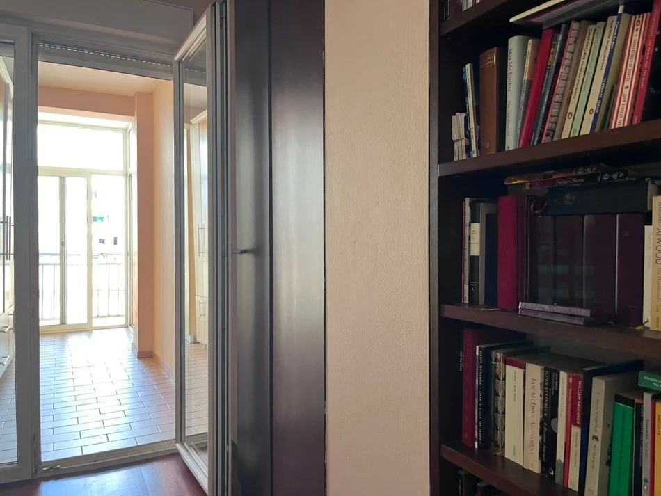 Tirane, jepet me qera apartament 2+1 Kati 3, 125 m² 800 € (Rruga e Elbasanit)