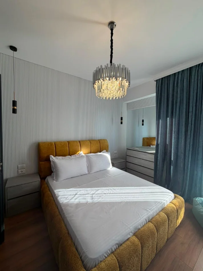 Tirane, jepet me qera apartament 3+1 Kati 14, 150 m² 2.700 € (Tirana garden building)