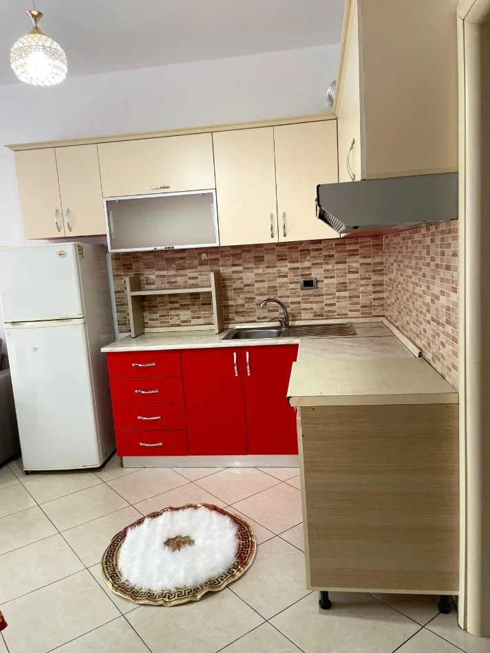 Tirane, jepet me qera apartament 2+1 Kati 5, 95 m² 500 € (Astir)