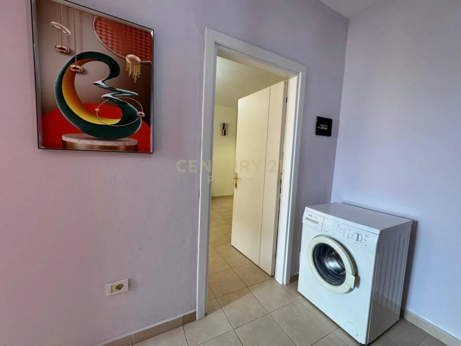Tirane, jepet me qera apartament 1+1 Kati 7, 62 m² 380 € (Astir)