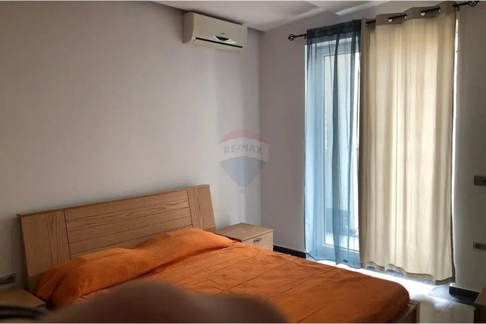 Tirane, jepet me qera apartament 2+1+Aneks+Ballkon , 70 m² 550 € (Bulevardi Zhan Dark)