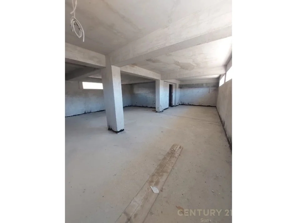 Durres, shes Vile 3+1 Kati 2, 712 m² 530.000 € (Hamallaj)