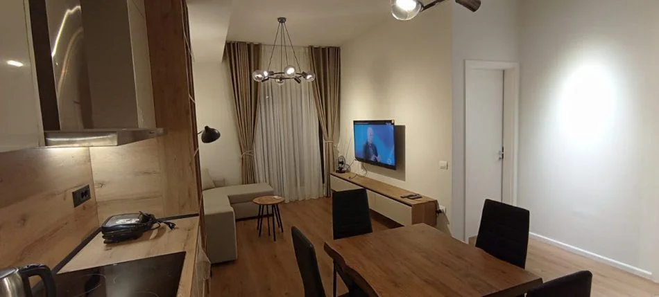 Tirane, jepet me qera apartament 1+1+Ballkon Kati 5, 60 m² 450 € (ALI DEMI)