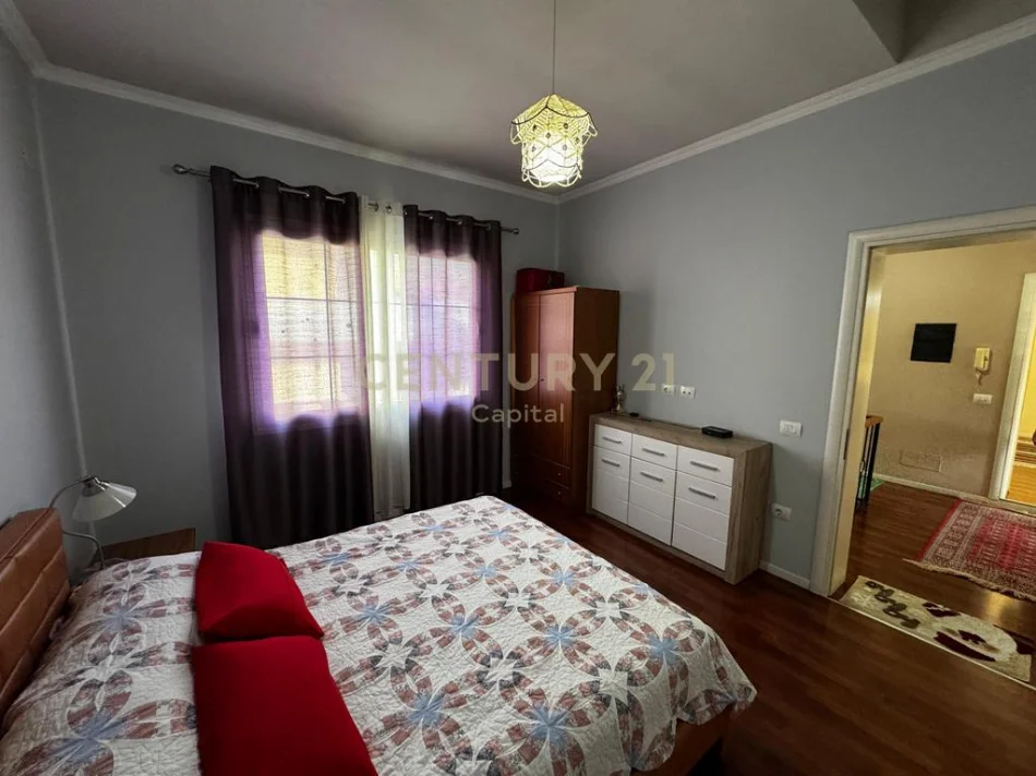Tirane, shes Vile 5+1 Kati 3, 360 m² 644.000 € (Porcelan)