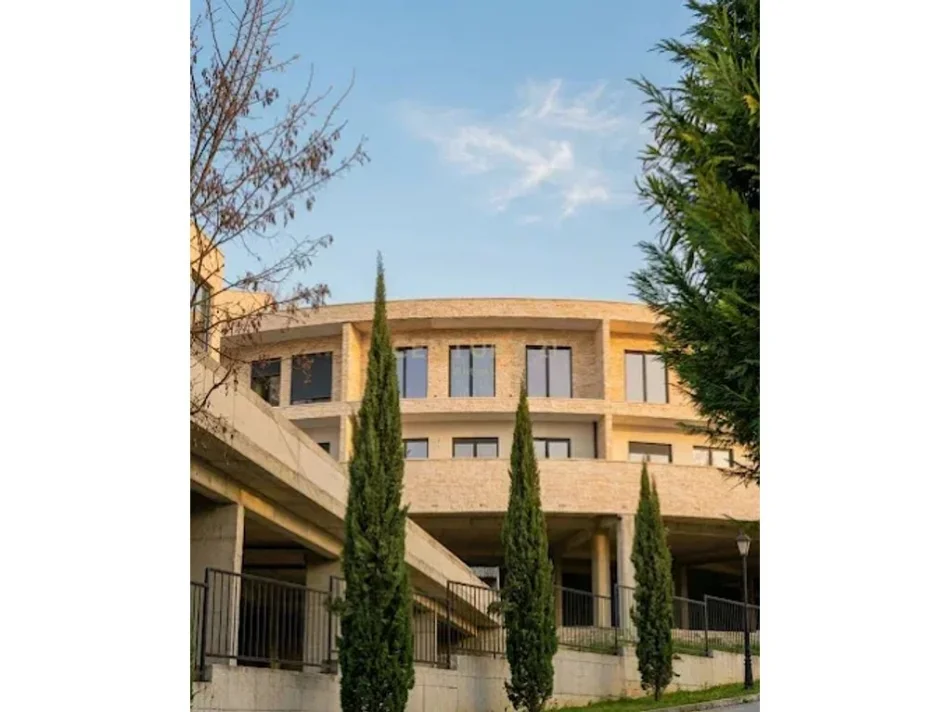 Tirane, shes Vile 3+1 Kati 3, 340 m² 435.000 € (Swan Lake Residence)