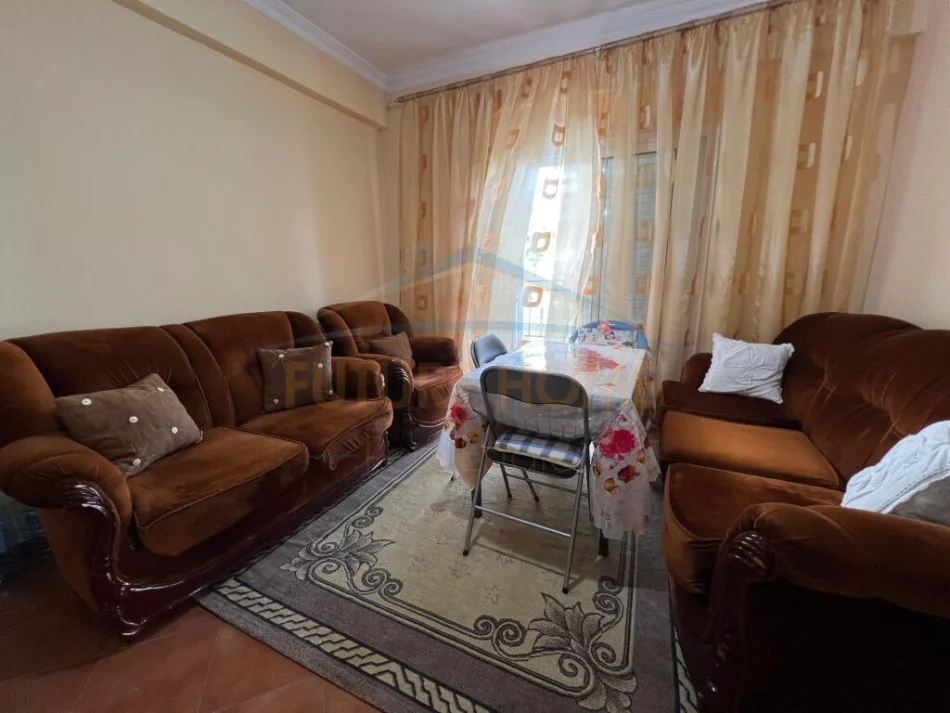 Tirane, jepet me qera apartament 2+1 Kati 1, 160 m² 550 € (UNAZA E RE ASTIR)