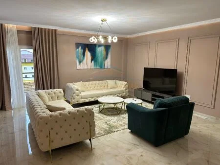 Tirane, jepet me qera apartament 3+1 Kati 1, 151 m² 1.200 € (Rruga Panorama Liqenit, Farke, Tiranë AREA45747)