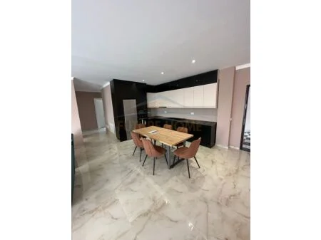 Tirane, jepet me qera apartament 3+1 Kati 1, 151 m² 1.200 € (Rruga Panorama Liqenit, Farke, Tiranë AREA45747)