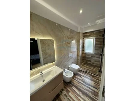 Tirane, jepet me qera apartament 3+1 Kati 1, 151 m² 1.200 € (Rruga Panorama Liqenit, Farke, Tiranë AREA45747)