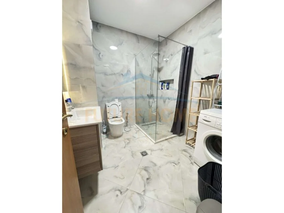 Tirane, jepet me qera apartament 1+1+Aneks+Ballkon Kati 5, 92 m² 900 € (AIR ALBANIA)