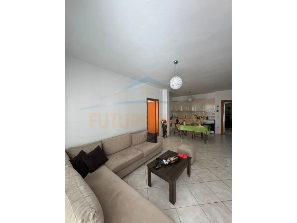 Tirane, jepet me qera apartament 1+1 Kati 4, 76 m² 350 € 